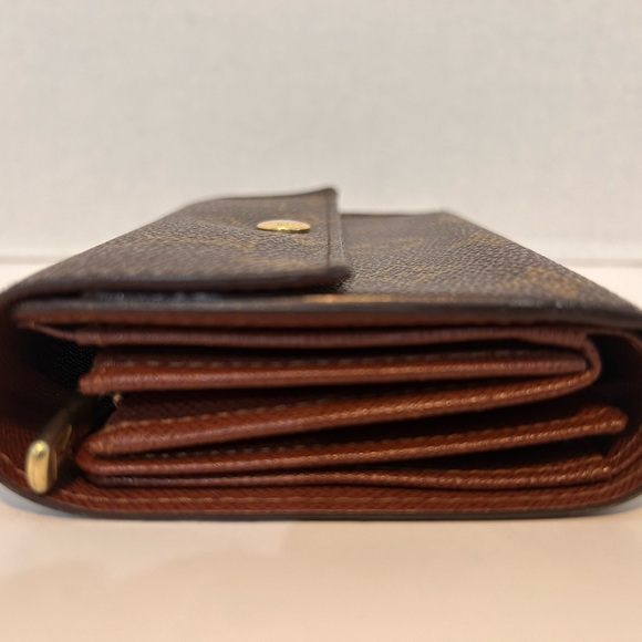 Louis Vuitton Alexandra Monogram Wallet - Picture 10 of 13